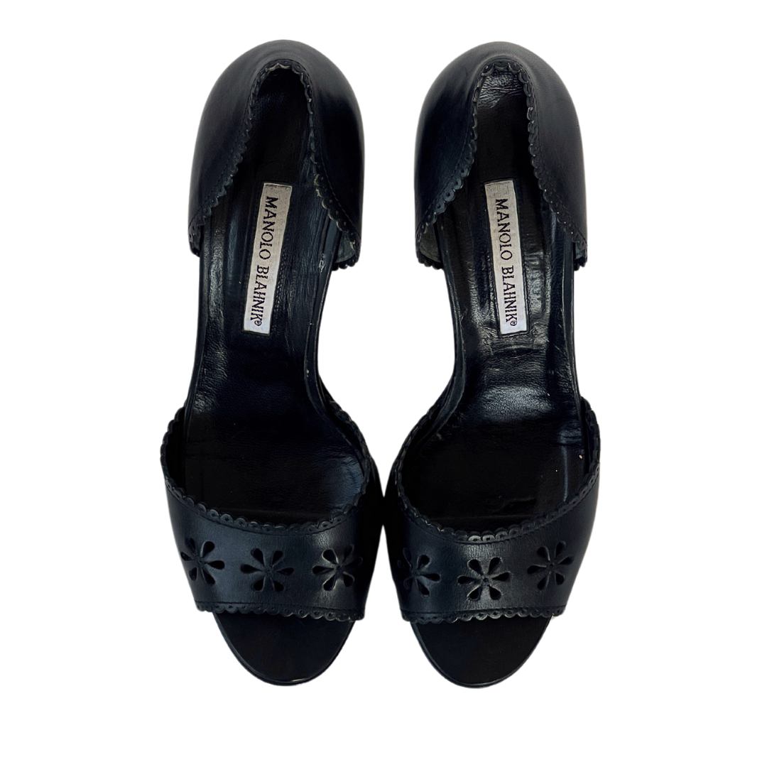 Rare Manolo Blahnik Laser-cut D'orsay Pumps (39)