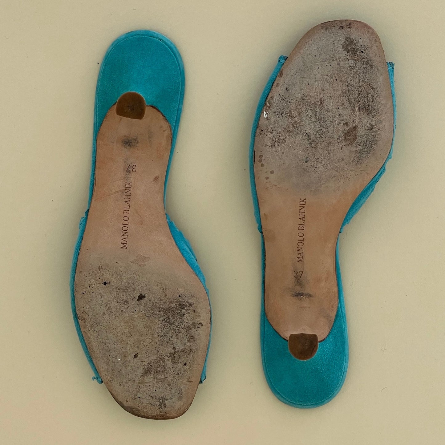 Manolo Blahnik Mules (37)