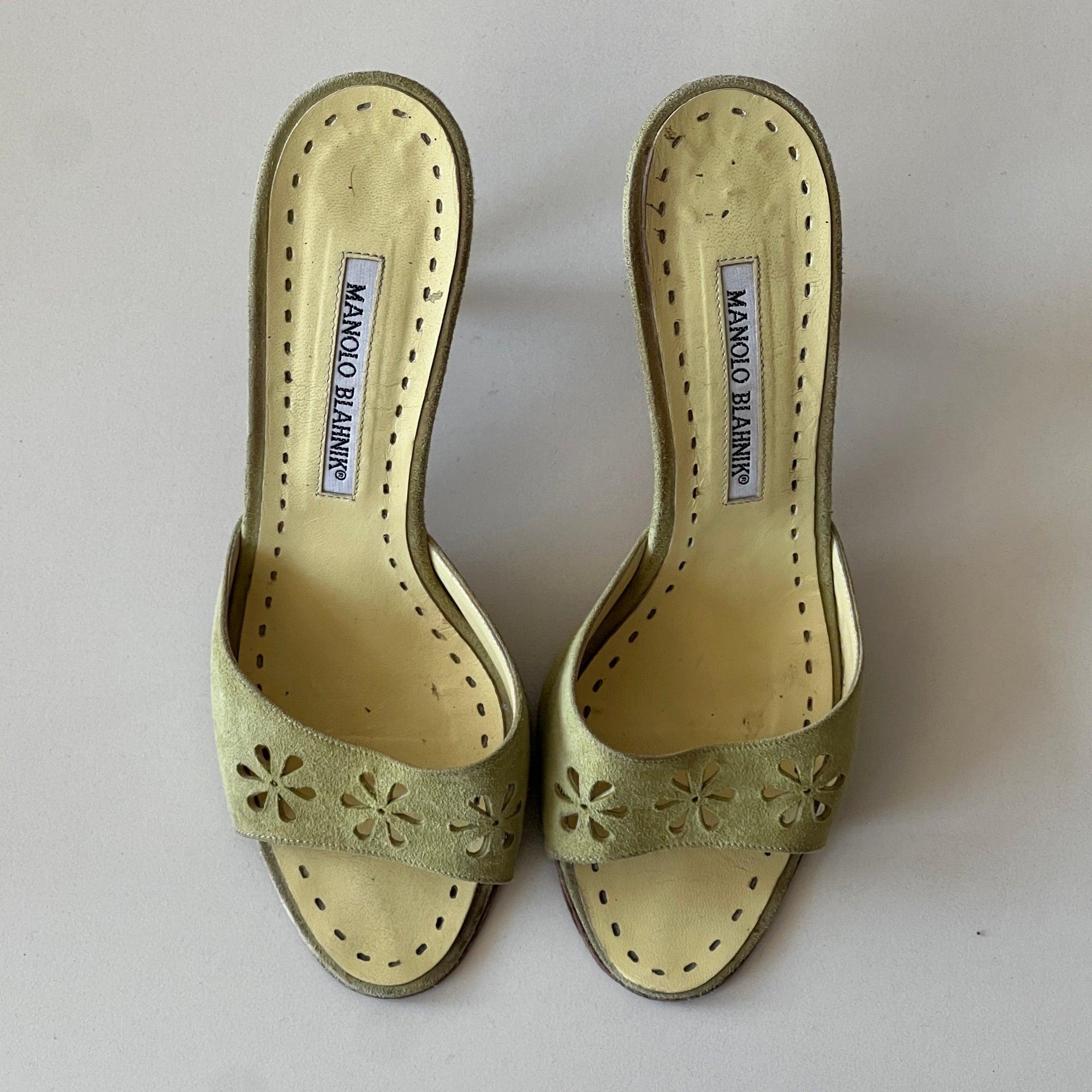 Ultra Rare Manolo Blahnik Suede Mules (37.5)