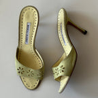 Ultra Rare Manolo Blahnik Suede Mules (37.5)