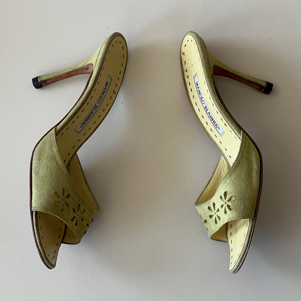 Ultra Rare Manolo Blahnik Suede Mules (37.5)