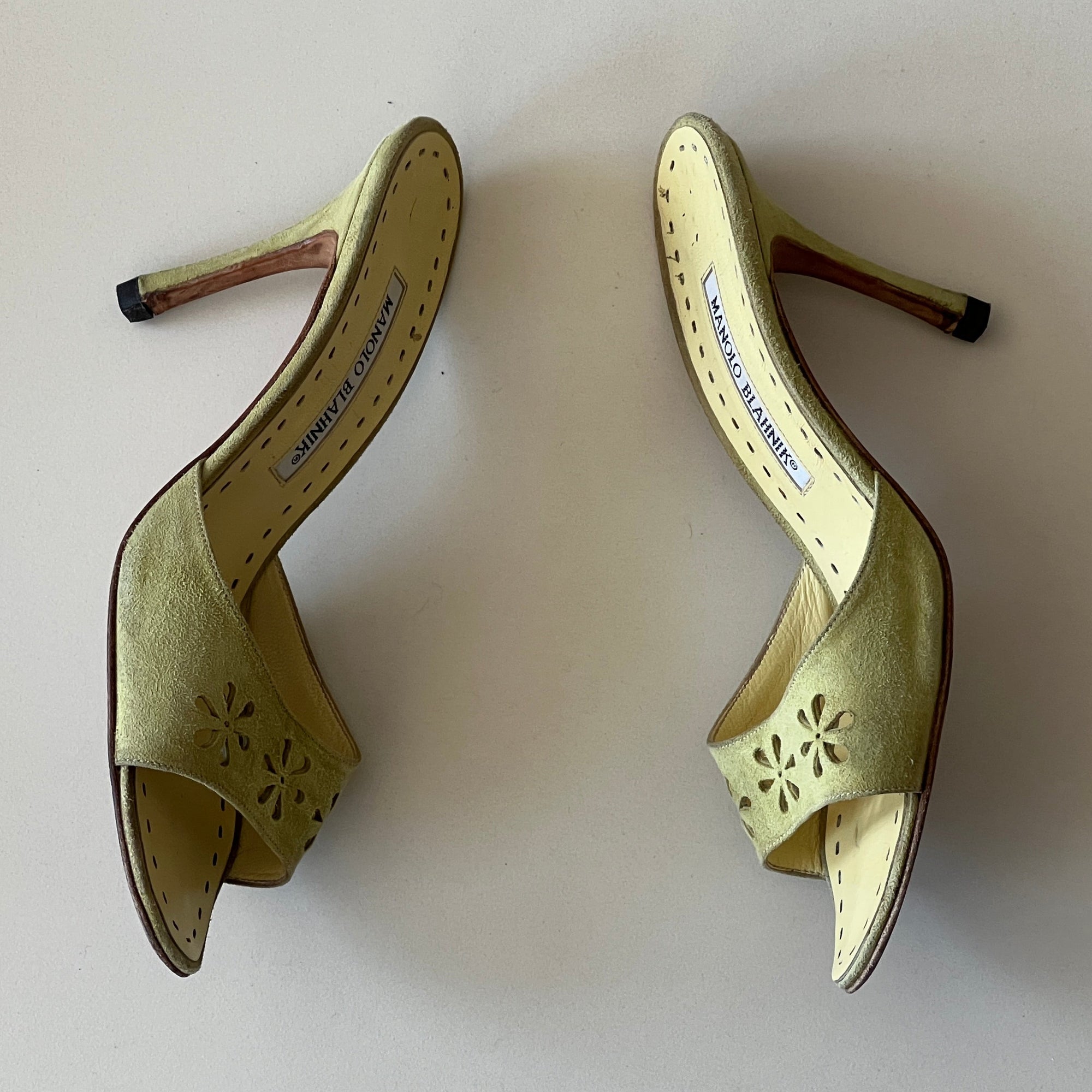 Ultra Rare Manolo Blahnik Suede Mules (37.5)