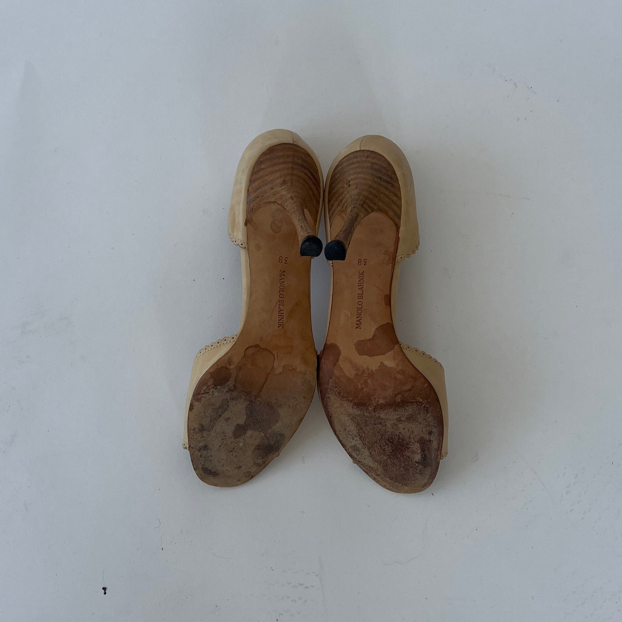 Rare Manolo Blahnik Laser-cut D'orsay Heels (38)