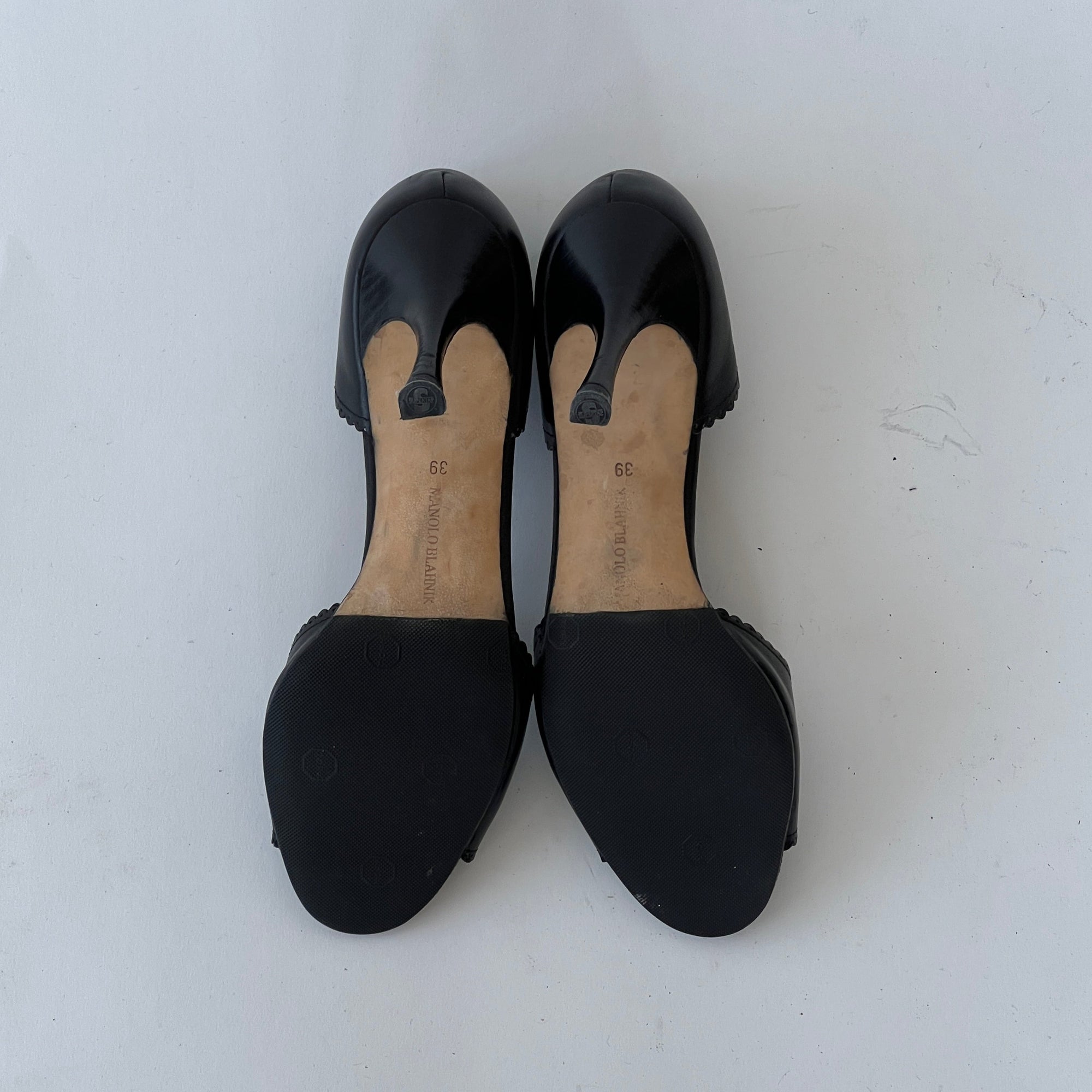 Rare Manolo Blahnik Laser-cut D'orsay Pumps (39)